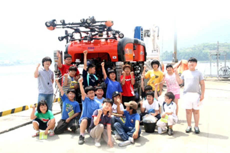 9th education donation ‘creative experience’ YeonCho Elementary School ？ NamHae Branch_image0
